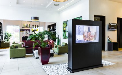 Book Courtyard by Marriott
