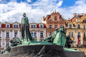 1. PRGZH Jan Hus Memorial statue in Old Town